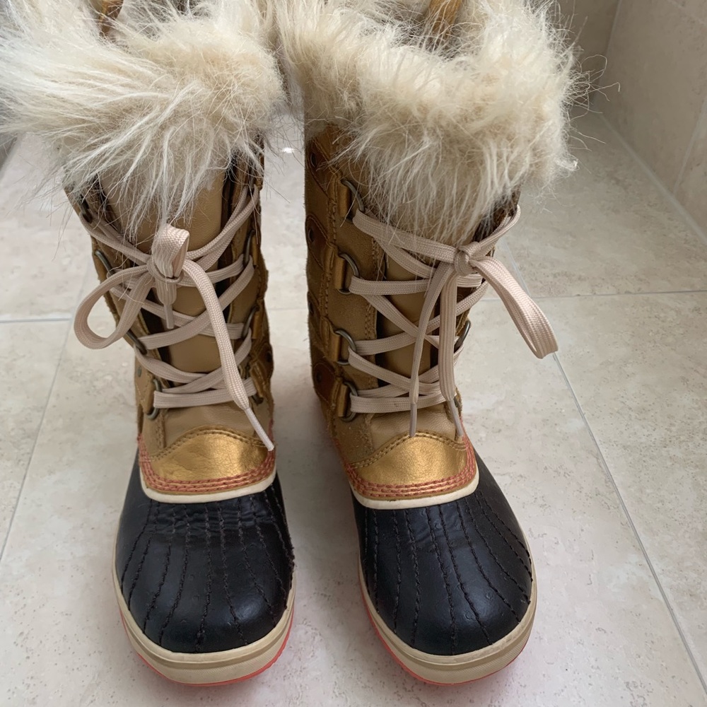 Size 2 Sorel Girl Winter Boots